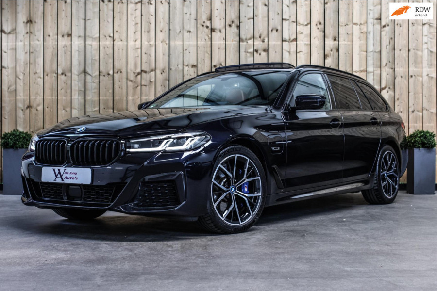 BMW 5 Serie Touring 530e M-Sport *Pano*Stoelventilatie*Individual Leder*