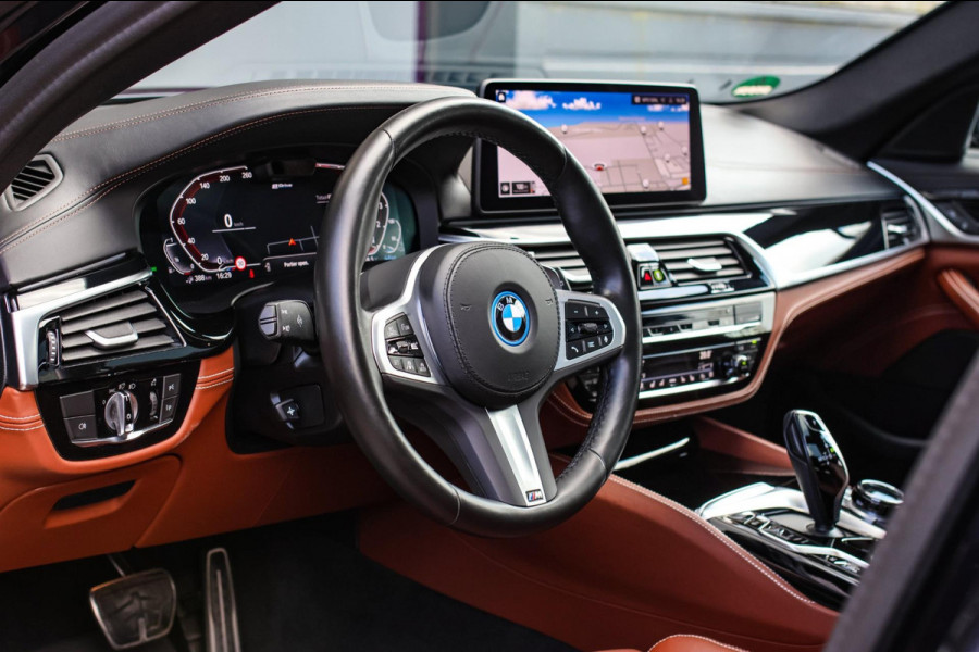BMW 5 Serie Touring 530e M-Sport *Pano*Stoelventilatie*Individual Leder*