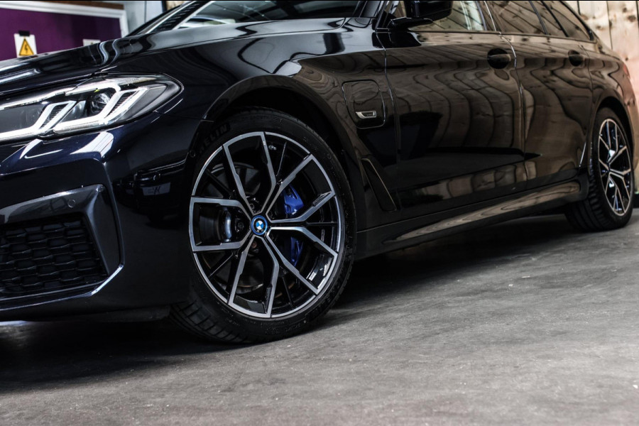 BMW 5 Serie Touring 530e M-Sport *Pano*Stoelventilatie*Individual Leder*