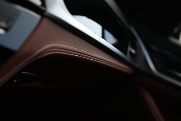 BMW 5 Serie Touring 530e M-Sport *Pano*Stoelventilatie*Individual Leder*