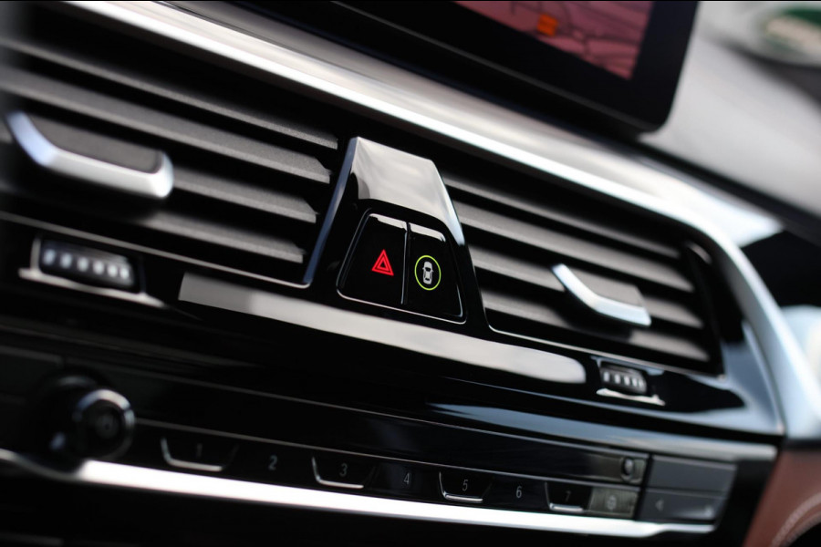 BMW 5 Serie Touring 530e M-Sport *Pano*Stoelventilatie*Individual Leder*