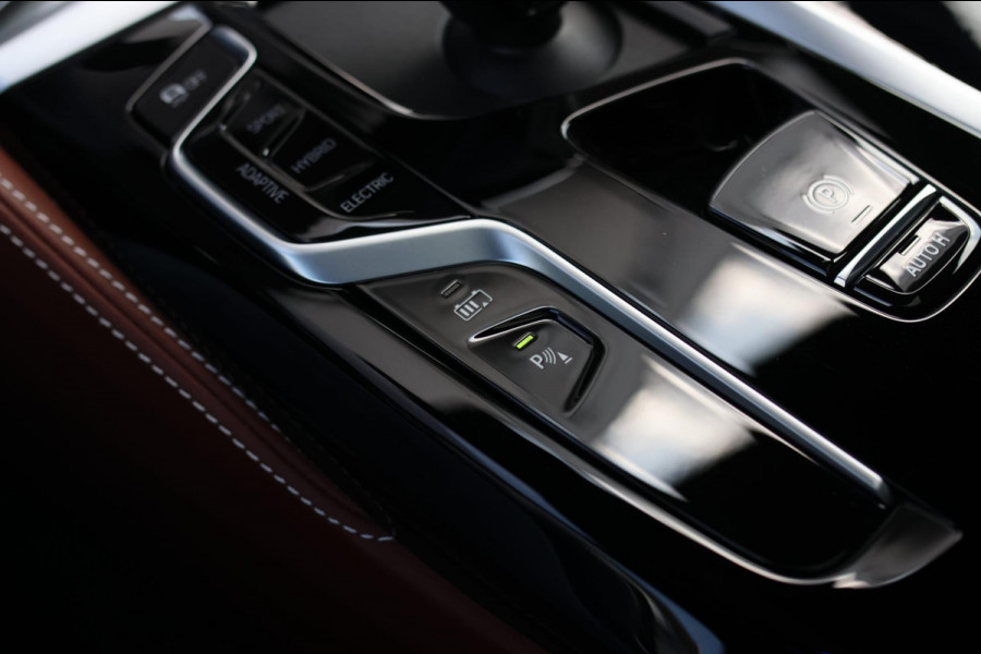 BMW 5 Serie Touring 530e M-Sport *Pano*Stoelventilatie*Individual Leder*