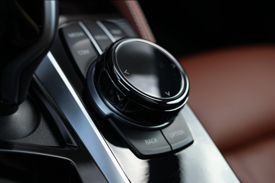 BMW 5 Serie Touring 530e M-Sport *Pano*Stoelventilatie*Individual Leder*