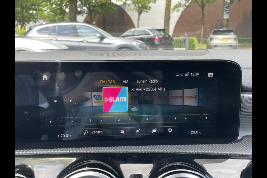 Mercedes-Benz CLA-Klasse Shooting Brake 250 e AMG Line 360 CAMERA | BURMESTER AUDIO | PANO | AMBILIGHT | DODE HOEK MELDING | RIJKLAARPRIJS incl. 12 mnd BOVAG