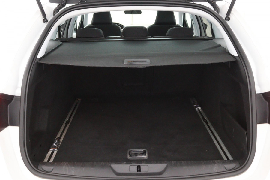 Peugeot 308 SW 1.2 PureTech Premium*PANO*ACC*ECC*NAVI*CAM*CARPLAY