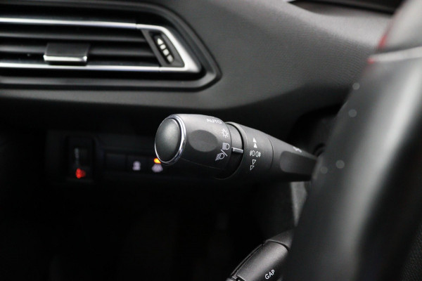 Peugeot 308 SW 1.2 PureTech Premium*PANO*ACC*ECC*NAVI*CAM*CARPLAY