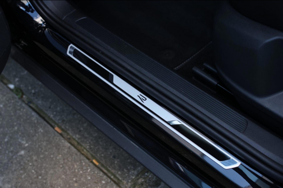 Volkswagen T-Roc 1.5 TSI R-Line *Pano*Camera*Beats*DSG*Virtual Plus*