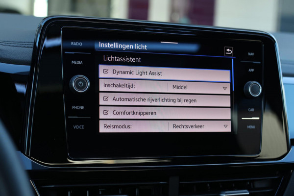 Volkswagen T-Roc 1.5 TSI R-Line *Pano*Camera*Beats*DSG*Virtual Plus*