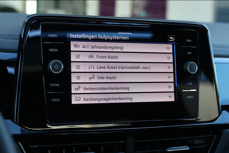 Volkswagen T-Roc 1.5 TSI R-Line *Pano*Camera*Beats*DSG*Virtual Plus*