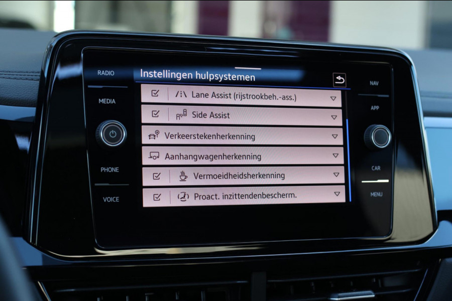 Volkswagen T-Roc 1.5 TSI R-Line *Pano*Camera*Beats*DSG*Virtual Plus*