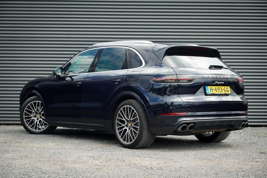 Porsche Cayenne 3.0 E-Hybrid / Pano / 4Wielsturing / InnoDrive / Clanck / Trekhaak / Luchtvering / NL Auto