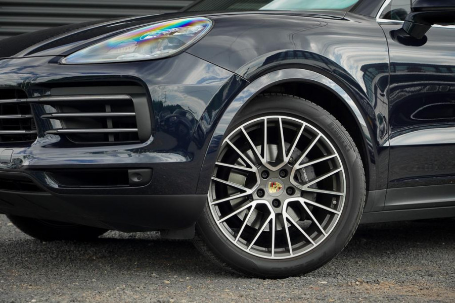 Porsche Cayenne 3.0 E-Hybrid / Pano / 4Wielsturing / InnoDrive / Clanck / Trekhaak / Luchtvering / NL Auto
