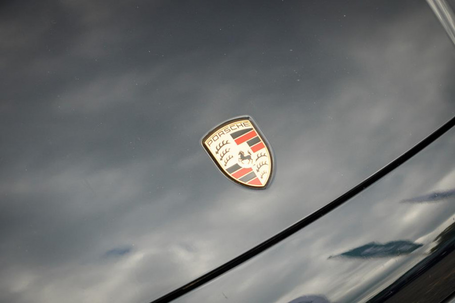 Porsche Cayenne 3.0 E-Hybrid / Pano / 4Wielsturing / InnoDrive / Clanck / Trekhaak / Luchtvering / NL Auto