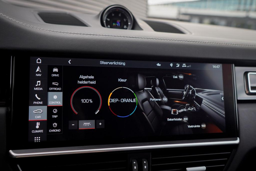 Porsche Cayenne 3.0 E-Hybrid / Pano / 4Wielsturing / InnoDrive / Clanck / Trekhaak / Luchtvering / NL Auto