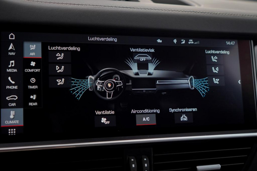 Porsche Cayenne 3.0 E-Hybrid / Pano / 4Wielsturing / InnoDrive / Clanck / Trekhaak / Luchtvering / NL Auto
