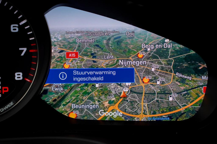 Porsche Cayenne 3.0 E-Hybrid / Pano / 4Wielsturing / InnoDrive / Clanck / Trekhaak / Luchtvering / NL Auto