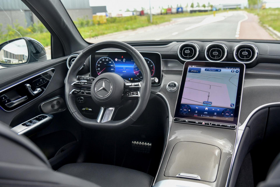 Mercedes-Benz GLC 200 4MATIC AMG. Magno, Pano, Memory, 360, HUD, Digital, Stuurvw, Trekh, Burm, ACC, Keyless, Leder, Carbon