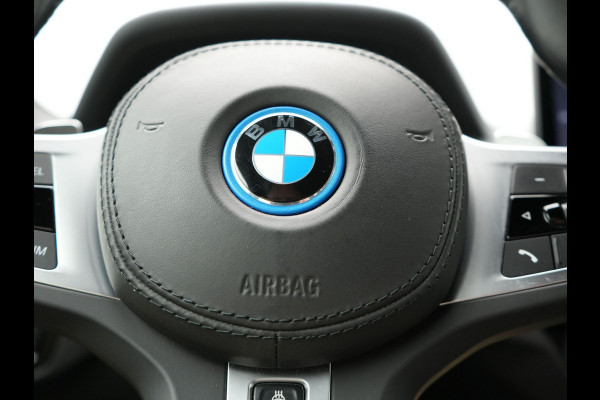 BMW X3 xDrive30e M Sport Plug In Hybrid 293pk Facelift Model PHEV | Trekhaak af Fabriek | 360 Camera | Lederen Sportstoelen Memory | 20"L.M | Apple Carplay | Stuurverwaming | Sfeerverlichting | Navi Prof | BLIS |