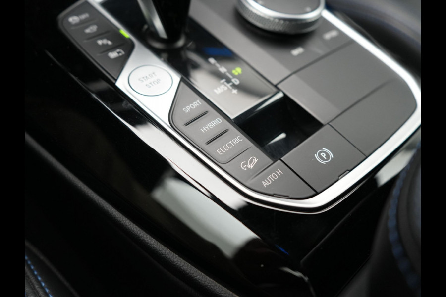 BMW X3 xDrive30e M Sport Plug In Hybrid 293pk Facelift Model PHEV | Trekhaak af Fabriek | 360 Camera | Lederen Sportstoelen Memory | 20"L.M | Apple Carplay | Stuurverwaming | Sfeerverlichting | Navi Prof | BLIS |