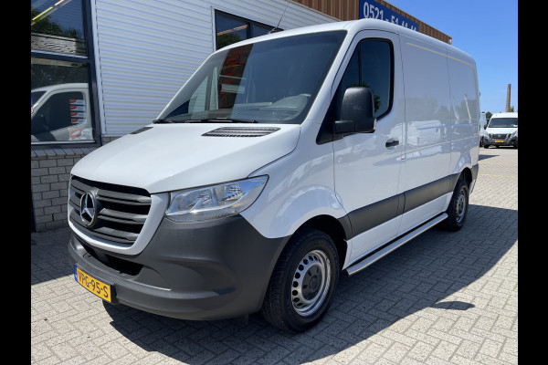 Mercedes-Benz Sprinter 211 1.9 CDI L1H1 FWD / vaste prijs rijklaar € 21.950 ex btw / lease vanaf € 358 / airco / cruise control / trekhaak / euro 6 diesel / bpm vrij / bijrijdersbank !