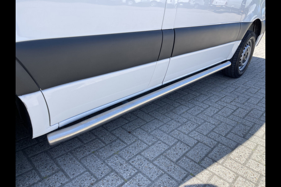 Mercedes-Benz Sprinter 211 1.9 CDI L1H1 FWD / vaste prijs rijklaar € 21.950 ex btw / lease vanaf € 358 / airco / cruise control / trekhaak / euro 6 diesel / bpm vrij / bijrijdersbank !