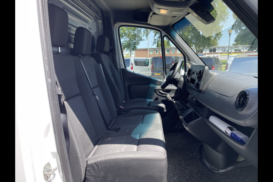 Mercedes-Benz Sprinter 211 1.9 CDI L1H1 FWD / vaste prijs rijklaar € 21.950 ex btw / lease vanaf € 358 / airco / cruise control / trekhaak / euro 6 diesel / bpm vrij / bijrijdersbank !