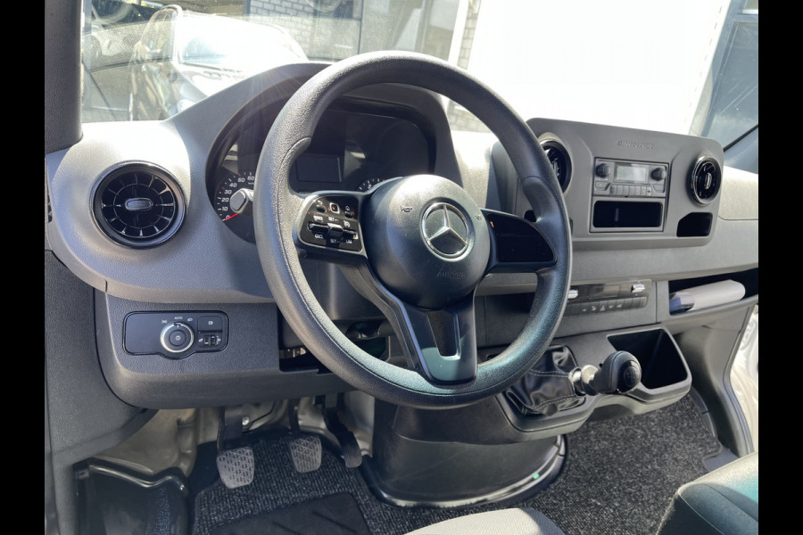 Mercedes-Benz Sprinter 211 1.9 CDI L1H1 FWD / vaste prijs rijklaar € 21.950 ex btw / lease vanaf € 358 / airco / cruise control / trekhaak / euro 6 diesel / bpm vrij / bijrijdersbank !