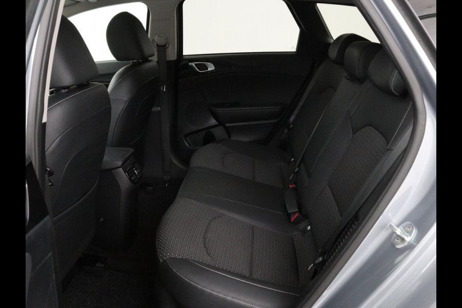 Kia Ceed 1.6 GDI PHEV DynamicPlusLine | Panoramadak | Cruise control | Climate control | Carplay | Elektrische achterklep | Dealer onderhouden