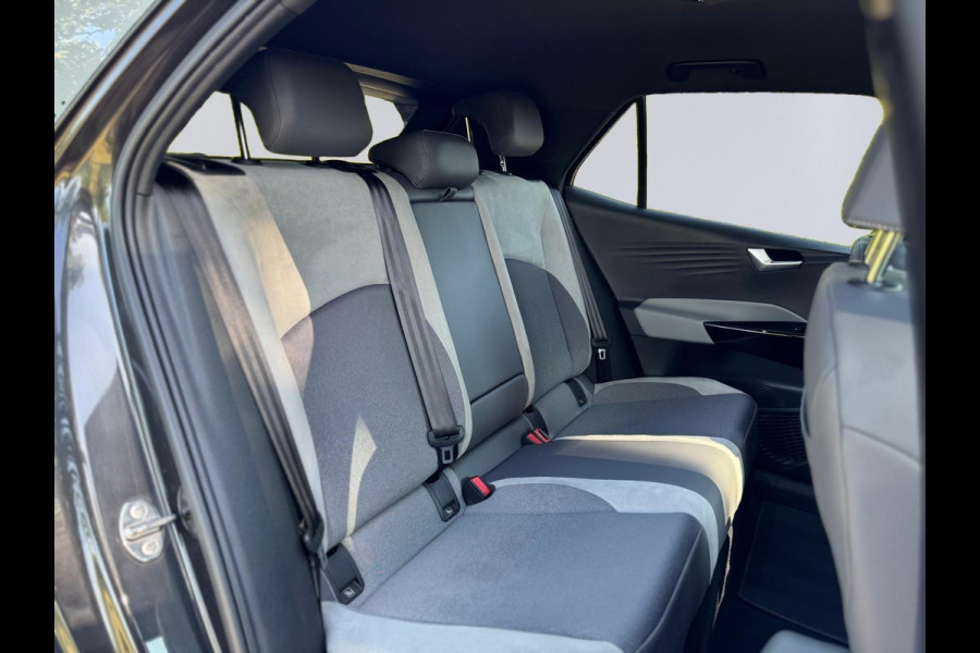 Volkswagen ID.3 First Plus 58 kWh, matrix led, 19 inch, vele opties, 1e eigenaar, 204 pk,Nederlandse auto met nationale auto pas
