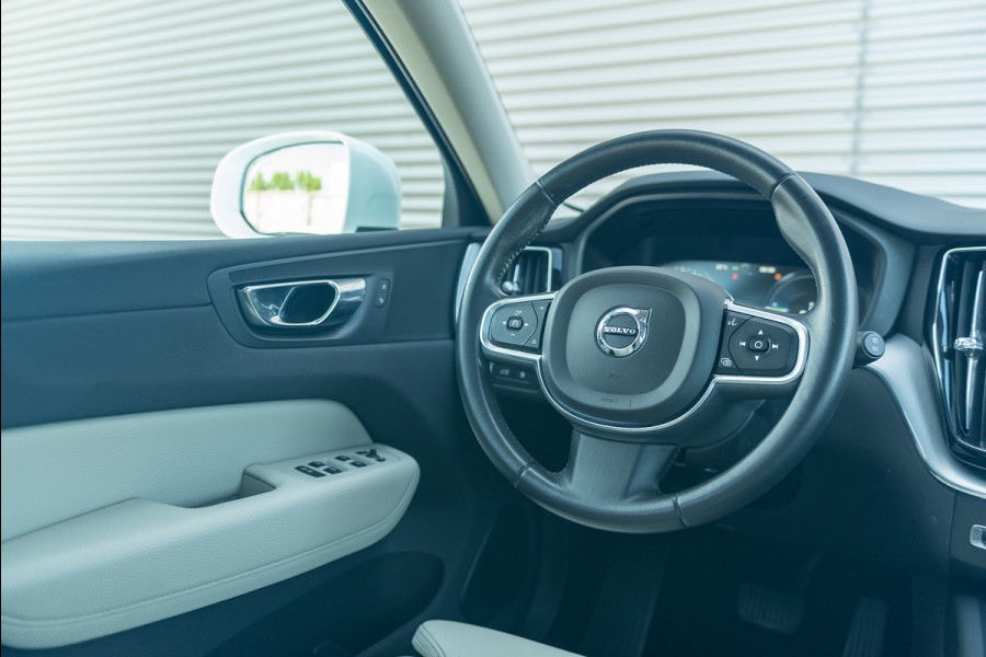 Volvo XC60 T8 Aut. Momentum Pro ACC Trekhaak 390pk