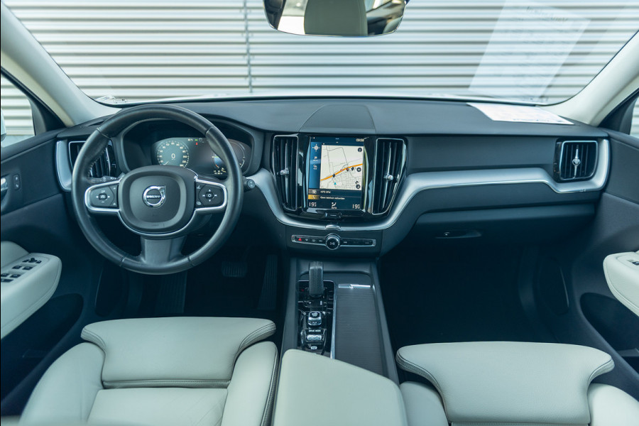 Volvo XC60 T8 Aut. Momentum Pro ACC Trekhaak 390pk