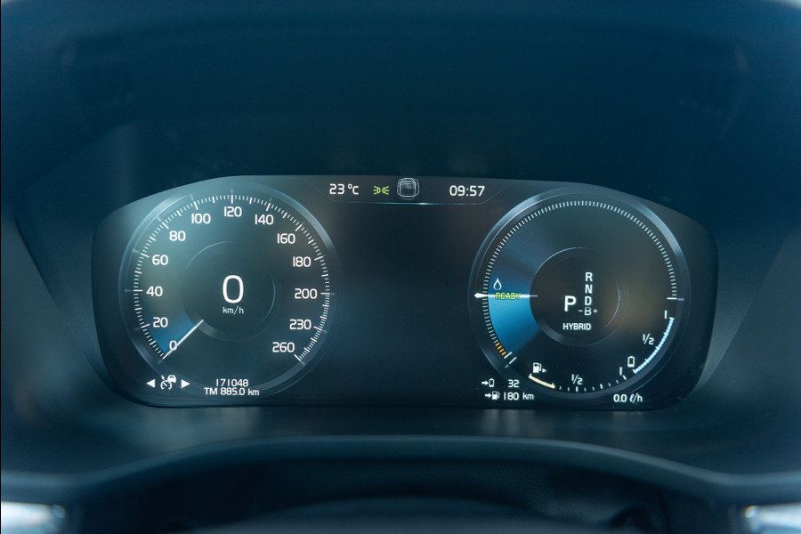 Volvo XC60 T8 Aut. Momentum Pro ACC Trekhaak 390pk