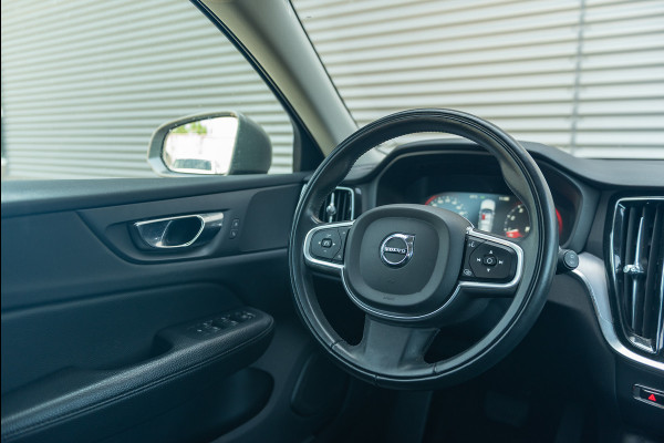 Volvo V60 B3 Aut. Momentum ACC Leder Trekhaak 163pk