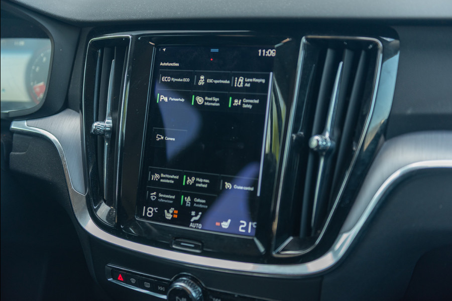 Volvo V60 B3 Aut. Momentum ACC Leder Trekhaak 163pk
