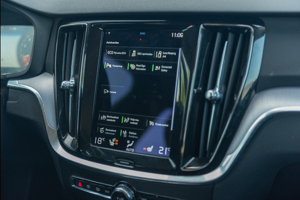 Volvo V60 B3 Aut. Momentum ACC Leder Trekhaak 163pk