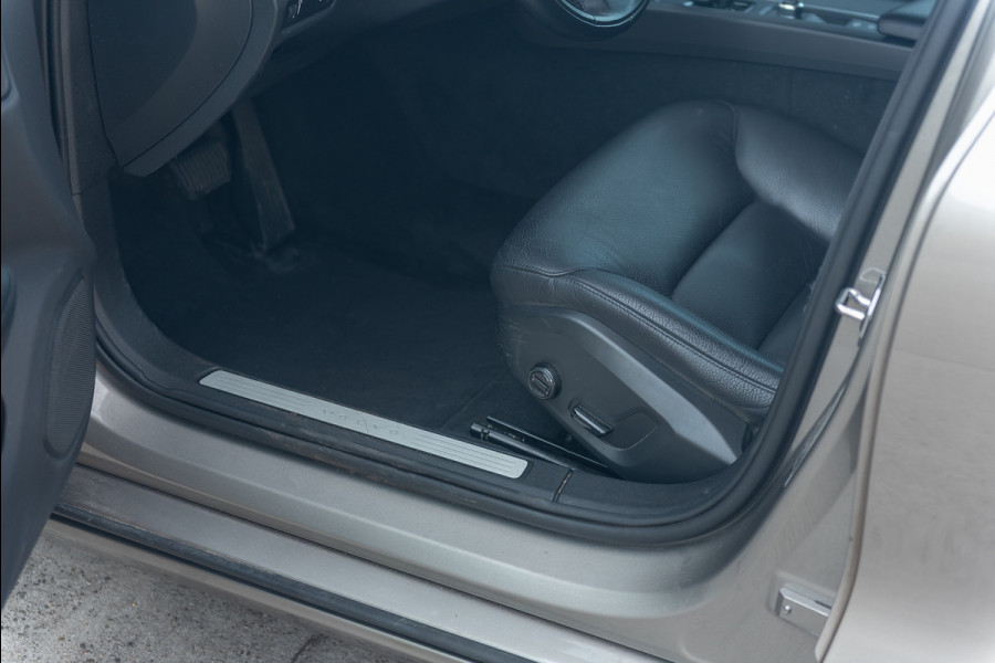Volvo V60 B3 Aut. Momentum ACC Leder Trekhaak 163pk