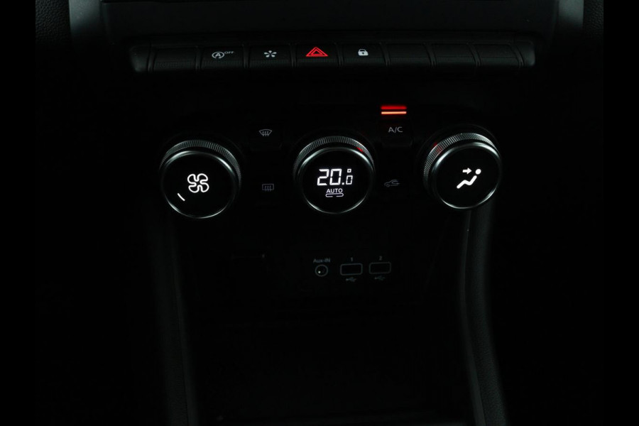 Renault Captur 1.0 TCe Intens | Panoramadak | Camera | Sfeerverlichting | Cruise control | Climate control | LED | LMV 17 inch | Half leder