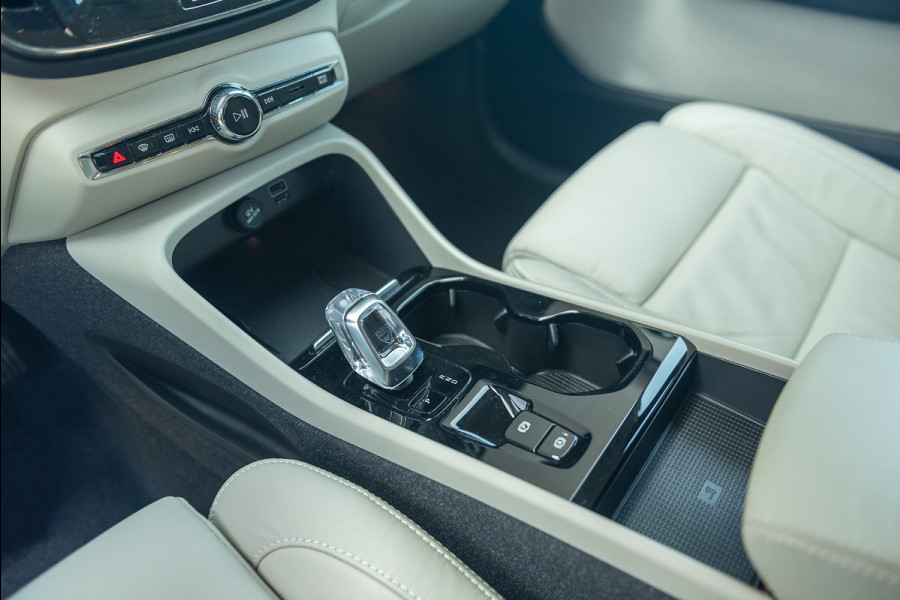 Volvo XC40 T4 Aut. Plug-In Hybrid Inscription Leder Stoelverwarming 211pk