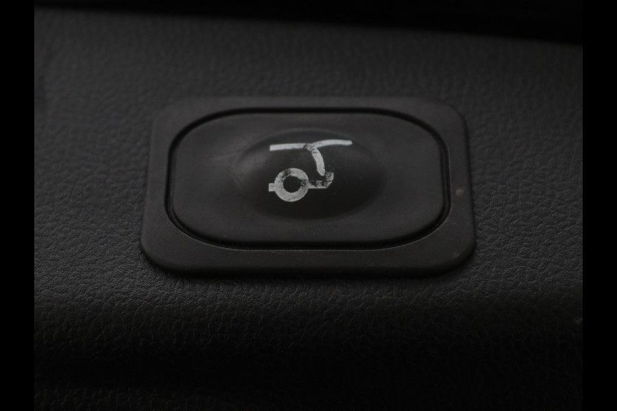 Ford Focus 1.0 EcoBoost Titanium X Business | Automaat | Stoel & Stuurverwarming | Camera | Trekhaak | Adaptive cruise | LED