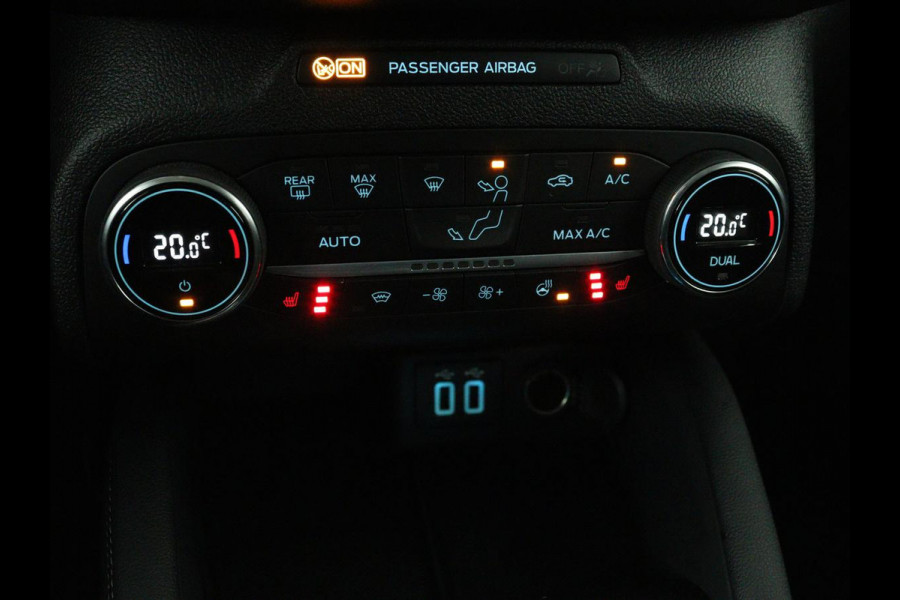Ford Focus 1.0 EcoBoost Titanium X Business | Automaat | Stoel & Stuurverwarming | Camera | Trekhaak | Adaptive cruise | LED