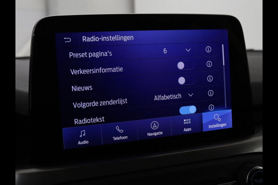 Ford Focus 1.0 EcoBoost Titanium X Business | Automaat | Stoel & Stuurverwarming | Camera | Trekhaak | Adaptive cruise | LED