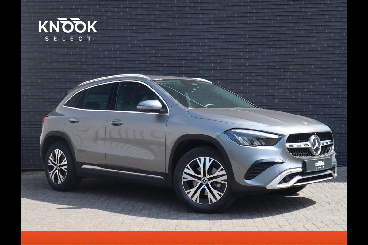 Mercedes-Benz GLA 180 Luxury Line | 360 Camera | Trekhaak | Sfeer | Mercedes-Benz GLA 180 Luxury Line | 360 Camera | Trekhaak | Sfeer |