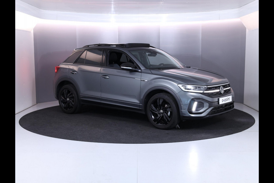 Volkswagen T-Roc 1.5 TSI R-Line 150 pk Automaat (DSG) | Verlengde garantie | Navigatie via App | Panoramadak | Parkeersensoren (Park assist) | Achteruitrijcamera | Adaptieve cruise control | Black Style pakket |