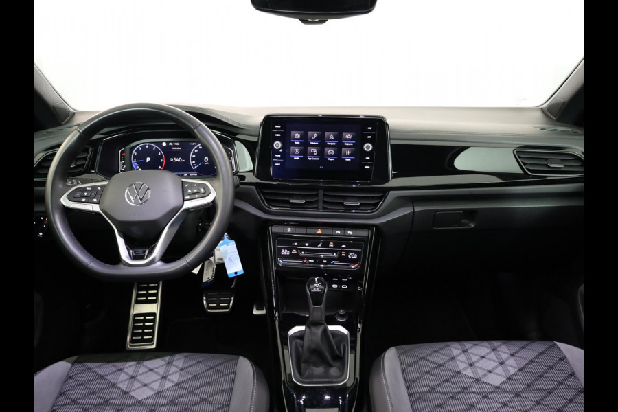 Volkswagen T-Roc 1.5 TSI R-Line 150 pk Automaat (DSG) | Verlengde garantie | Navigatie via App | Panoramadak | Parkeersensoren (Park assist) | Achteruitrijcamera | Adaptieve cruise control | Black Style pakket |