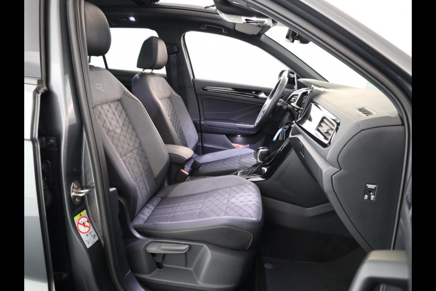 Volkswagen T-Roc 1.5 TSI R-Line 150 pk Automaat (DSG) | Verlengde garantie | Navigatie via App | Panoramadak | Parkeersensoren (Park assist) | Achteruitrijcamera | Adaptieve cruise control | Black Style pakket |