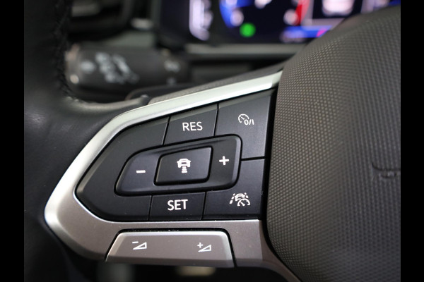 Volkswagen T-Roc 1.5 TSI R-Line 150 pk Automaat (DSG) | Verlengde garantie | Navigatie via App | Panoramadak | Parkeersensoren (Park assist) | Achteruitrijcamera | Adaptieve cruise control | Black Style pakket |