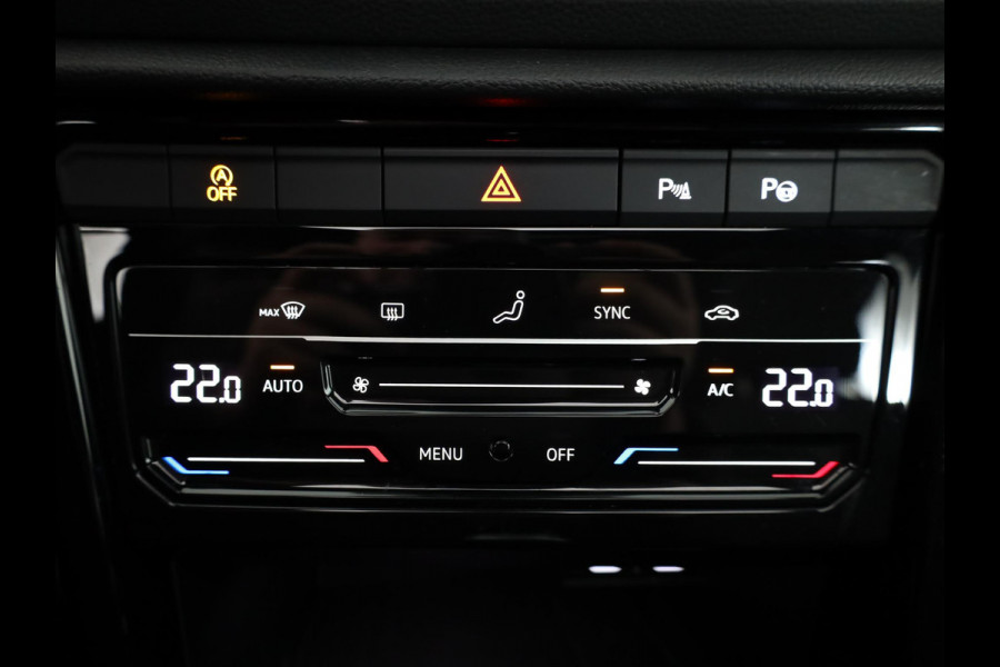 Volkswagen T-Roc 1.5 TSI R-Line 150 pk Automaat (DSG) | Verlengde garantie | Navigatie via App | Panoramadak | Parkeersensoren (Park assist) | Achteruitrijcamera | Adaptieve cruise control | Black Style pakket |
