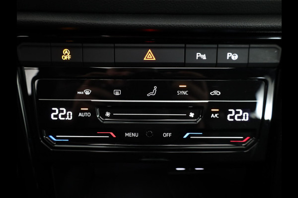 Volkswagen T-Roc 1.5 TSI R-Line 150 pk Automaat (DSG) | Verlengde garantie | Navigatie via App | Panoramadak | Parkeersensoren (Park assist) | Achteruitrijcamera | Adaptieve cruise control | Black Style pakket |