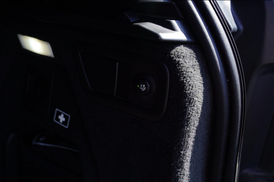BMW X7 XDrive40i High Executive | Bowers&Wilkins | 7 Zits | Trekhaak | Skylounge | Head up | Drive Assistant | 360 cam | M-pakket