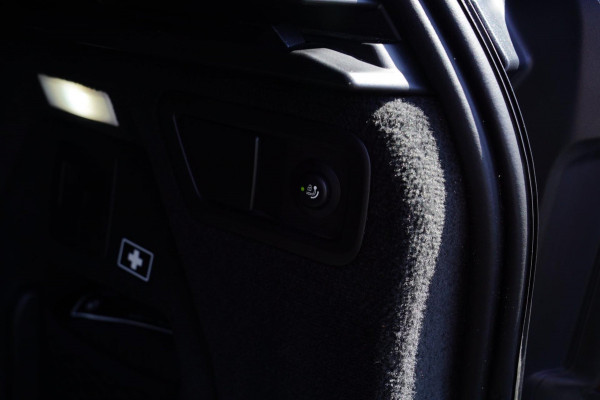 BMW X7 XDrive40i High Executive | Bowers&Wilkins | 7 Zits | Trekhaak | Skylounge | Head up | Drive Assistant | 360 cam | M-pakket